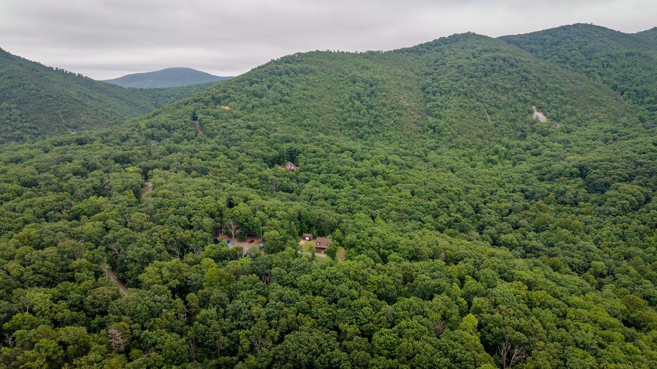 159 PARK VIEW LN, SHENANDOAH, Virginia 22849, 3 Bedrooms Bedrooms, ,2 BathroomsBathrooms,Residential,159 PARK VIEW LN,674261 MLS # 674261