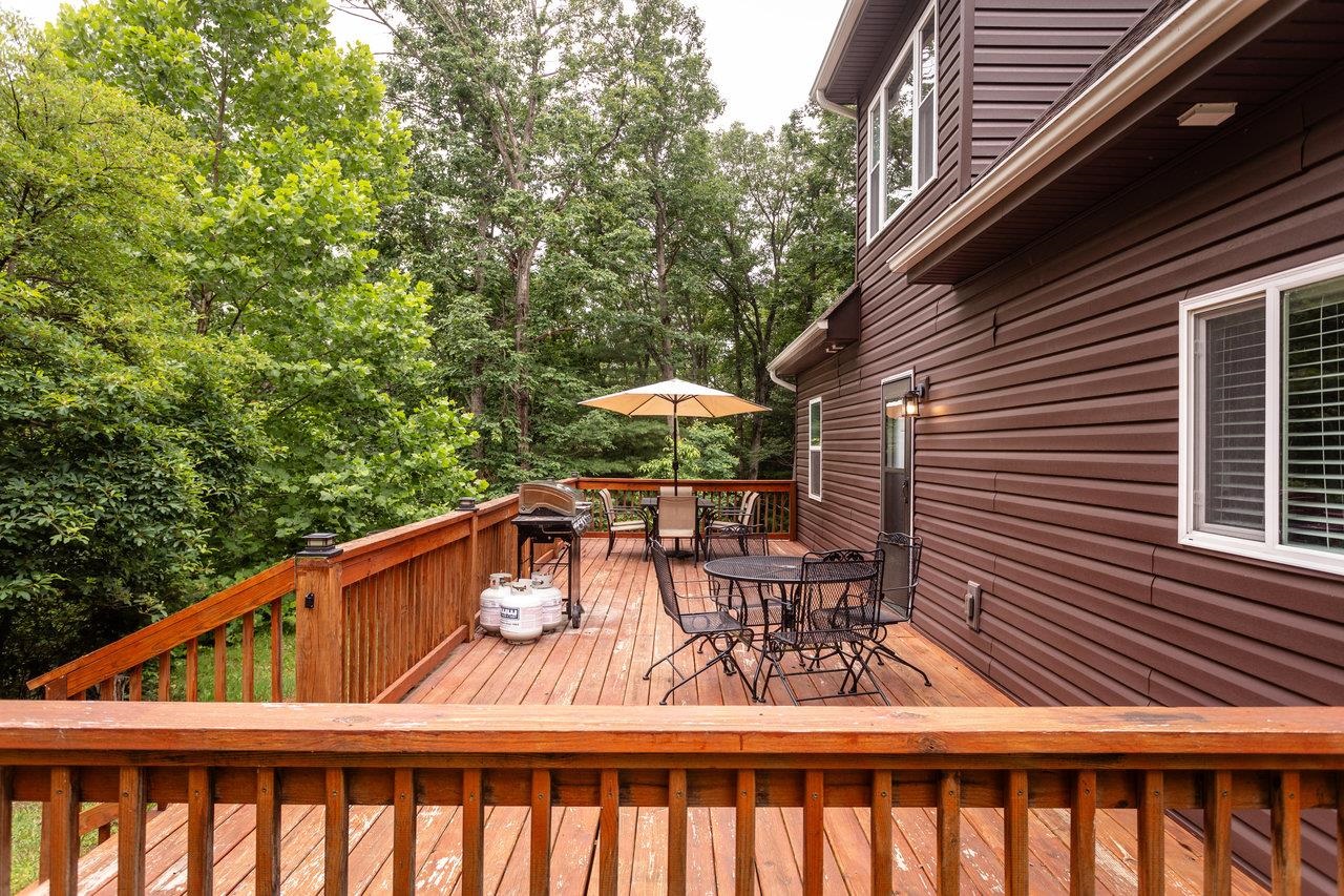 159 PARK VIEW LN, SHENANDOAH, Virginia 22849, 3 Bedrooms Bedrooms, ,2 BathroomsBathrooms,Residential,159 PARK VIEW LN,674261 MLS # 674261