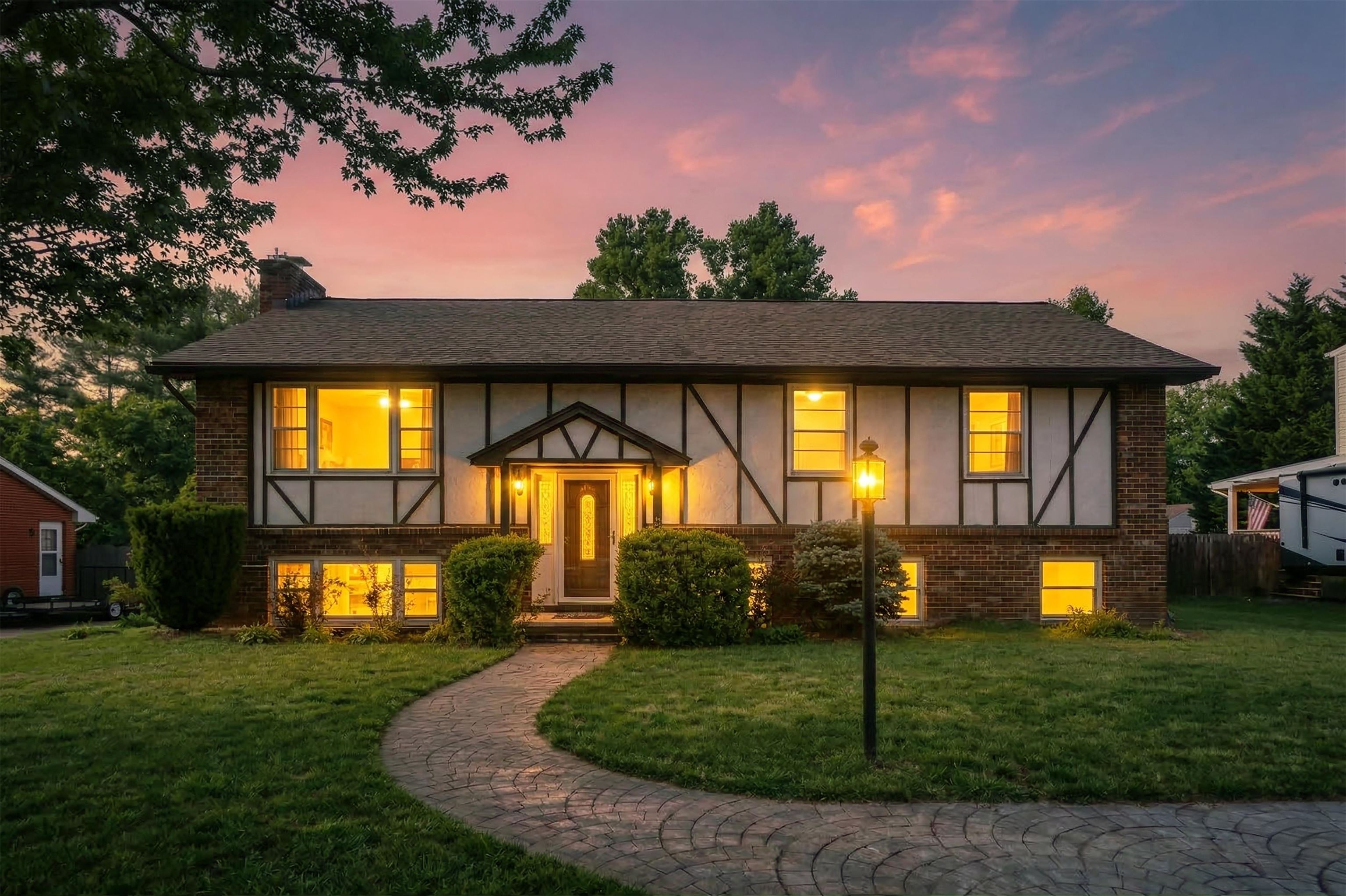 109 COUNTRY LODGE RD, WAYNESBORO, Virginia 22980, 4 Bedrooms Bedrooms, ,3 BathroomsBathrooms,Residential,109 COUNTRY LODGE RD,674268 MLS # 674268