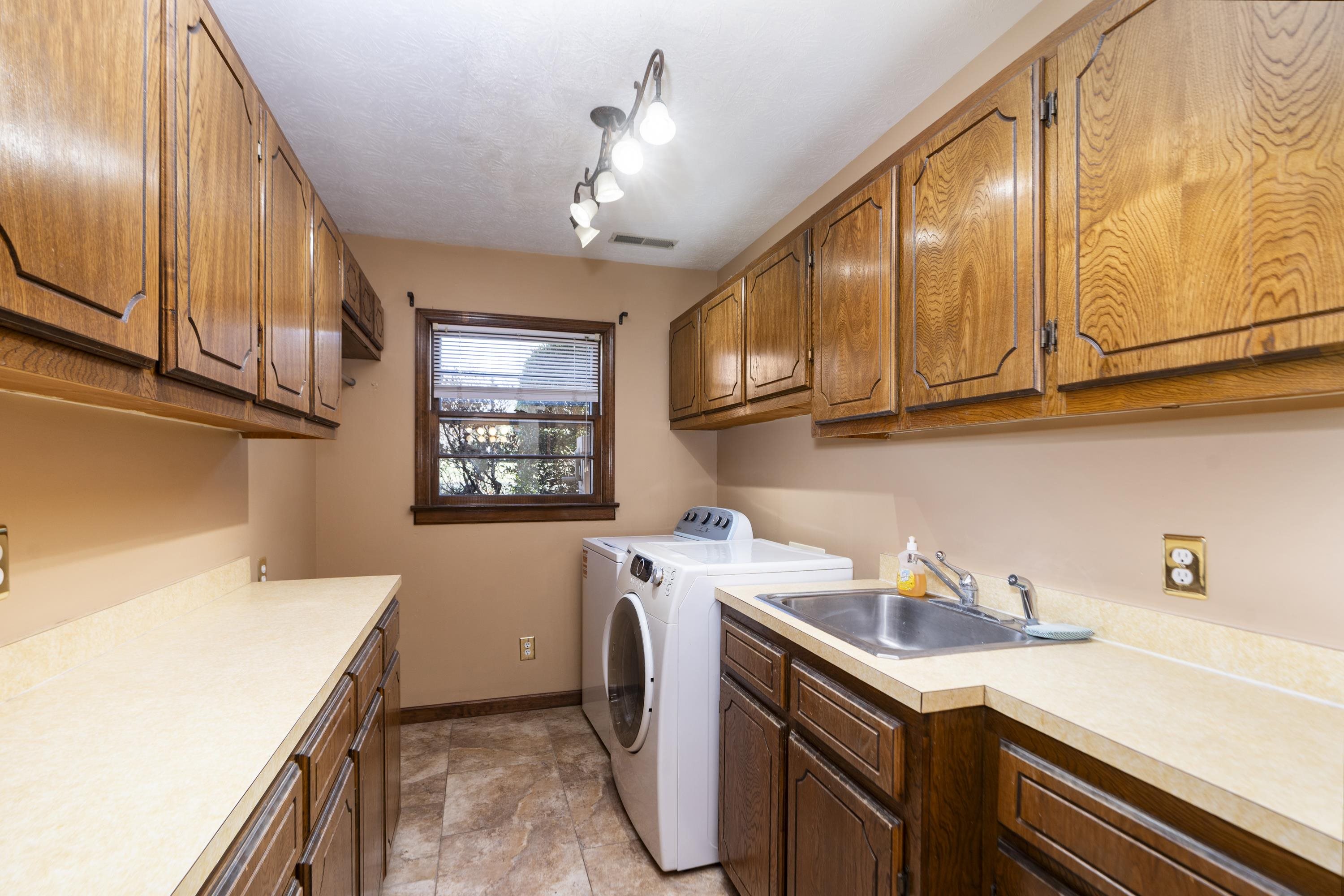 109 COUNTRY LODGE RD, WAYNESBORO, Virginia 22980, 4 Bedrooms Bedrooms, ,3 BathroomsBathrooms,Residential,109 COUNTRY LODGE RD,674268 MLS # 674268