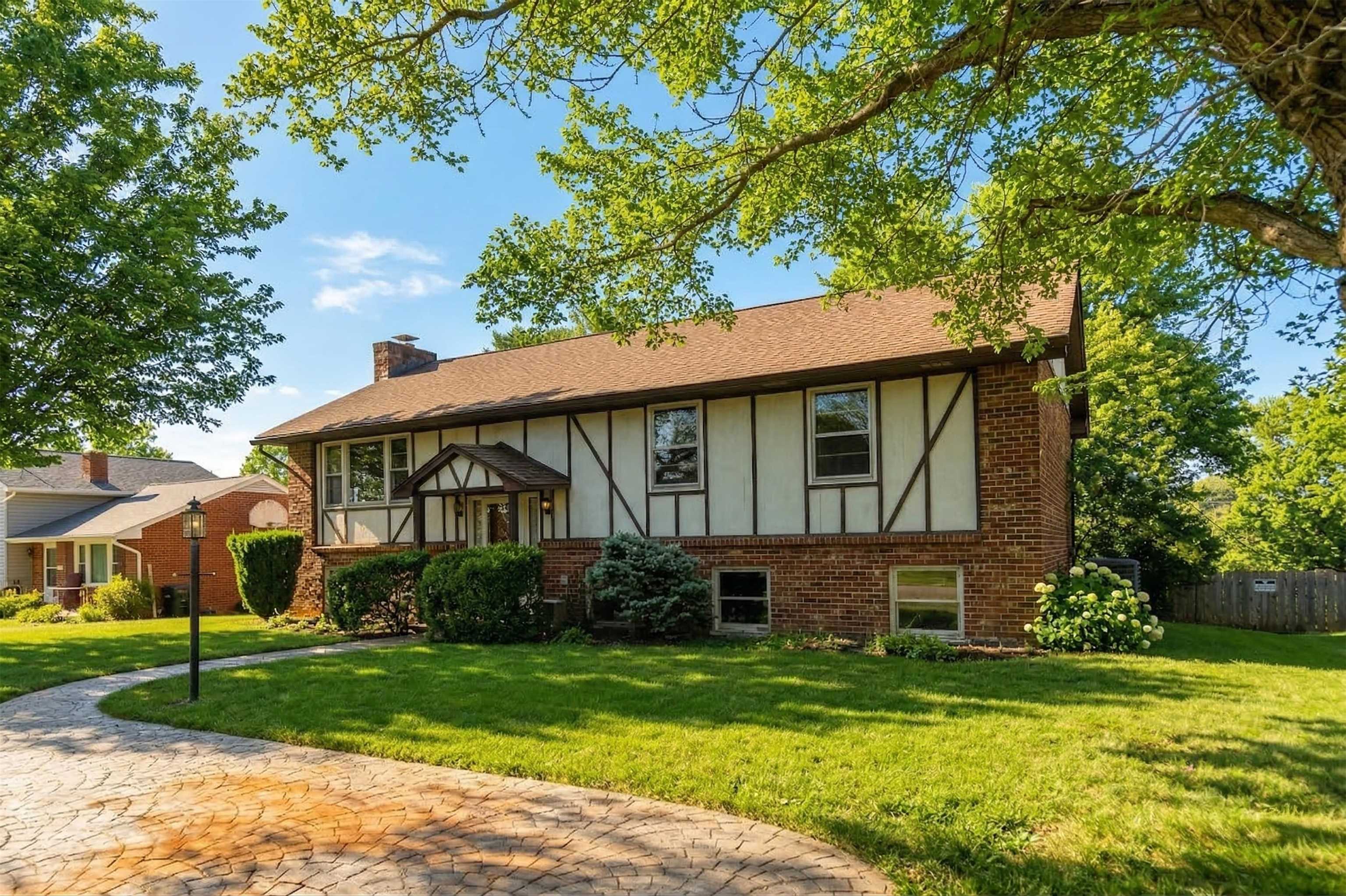 109 COUNTRY LODGE RD, WAYNESBORO, Virginia 22980, 4 Bedrooms Bedrooms, ,3 BathroomsBathrooms,Residential,109 COUNTRY LODGE RD,674268 MLS # 674268