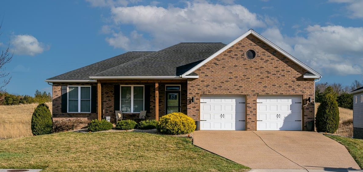 74 AUTUMN BLUFF DR, WEYERS CAVE, Virginia 24486, 4 Bedrooms Bedrooms, ,3 BathroomsBathrooms,Residential,74 AUTUMN BLUFF DR,674271 MLS # 674271