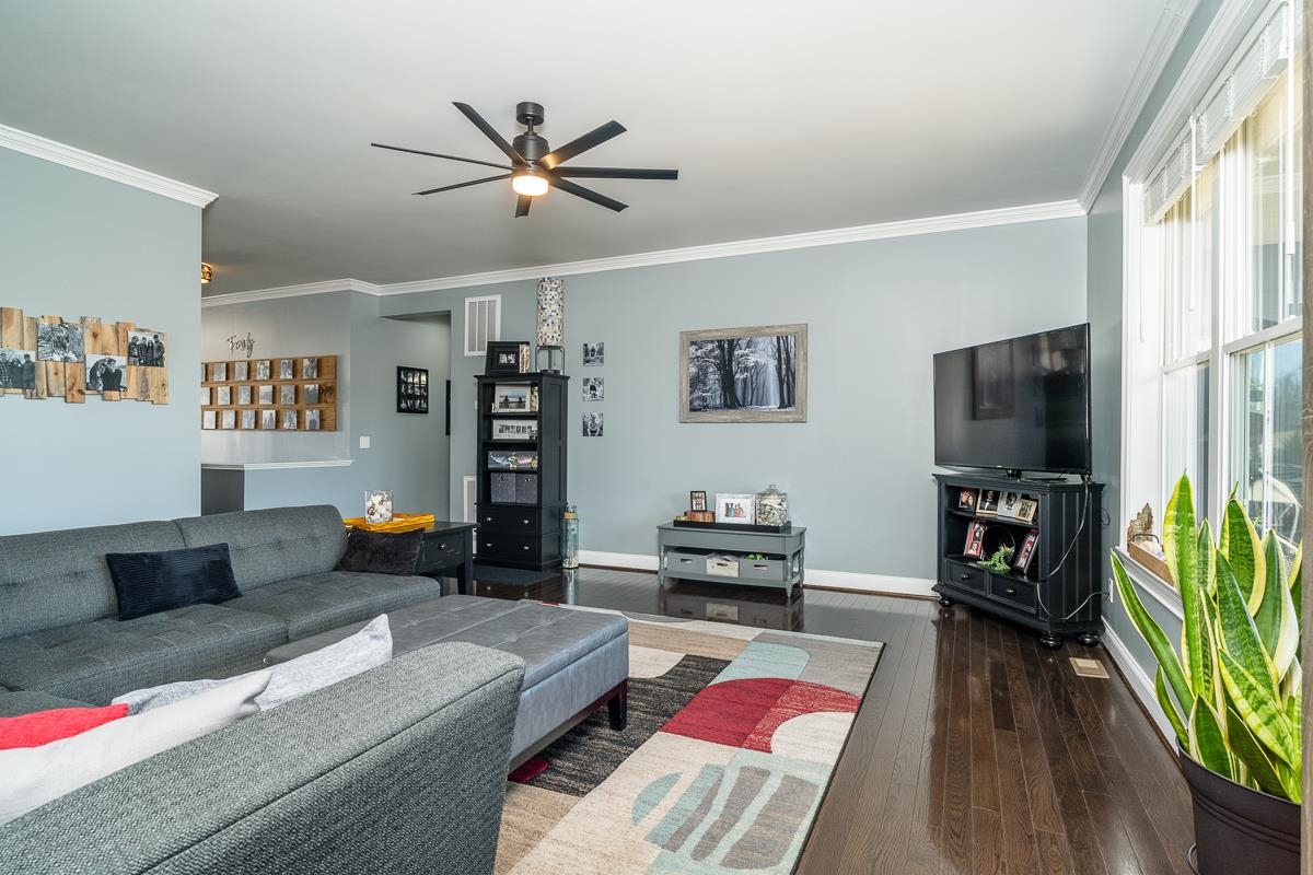 74 AUTUMN BLUFF DR, WEYERS CAVE, Virginia 24486, 4 Bedrooms Bedrooms, ,3 BathroomsBathrooms,Residential,74 AUTUMN BLUFF DR,674271 MLS # 674271