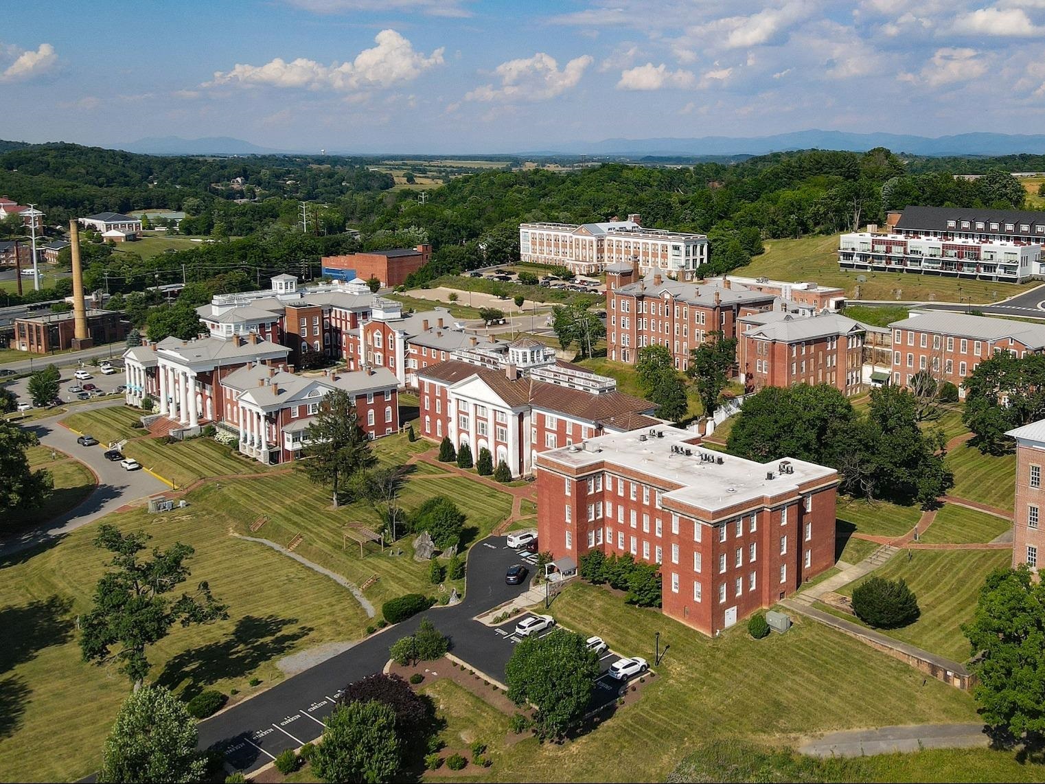 101 W VILLAGE DR, STAUNTON, Virginia 24401, 2 Bedrooms Bedrooms, ,2 BathroomsBathrooms,Residential,UNIT 101 THE BROOKDALE -A CONDOMINIUM,101 W VILLAGE DR,674272 MLS # 674272