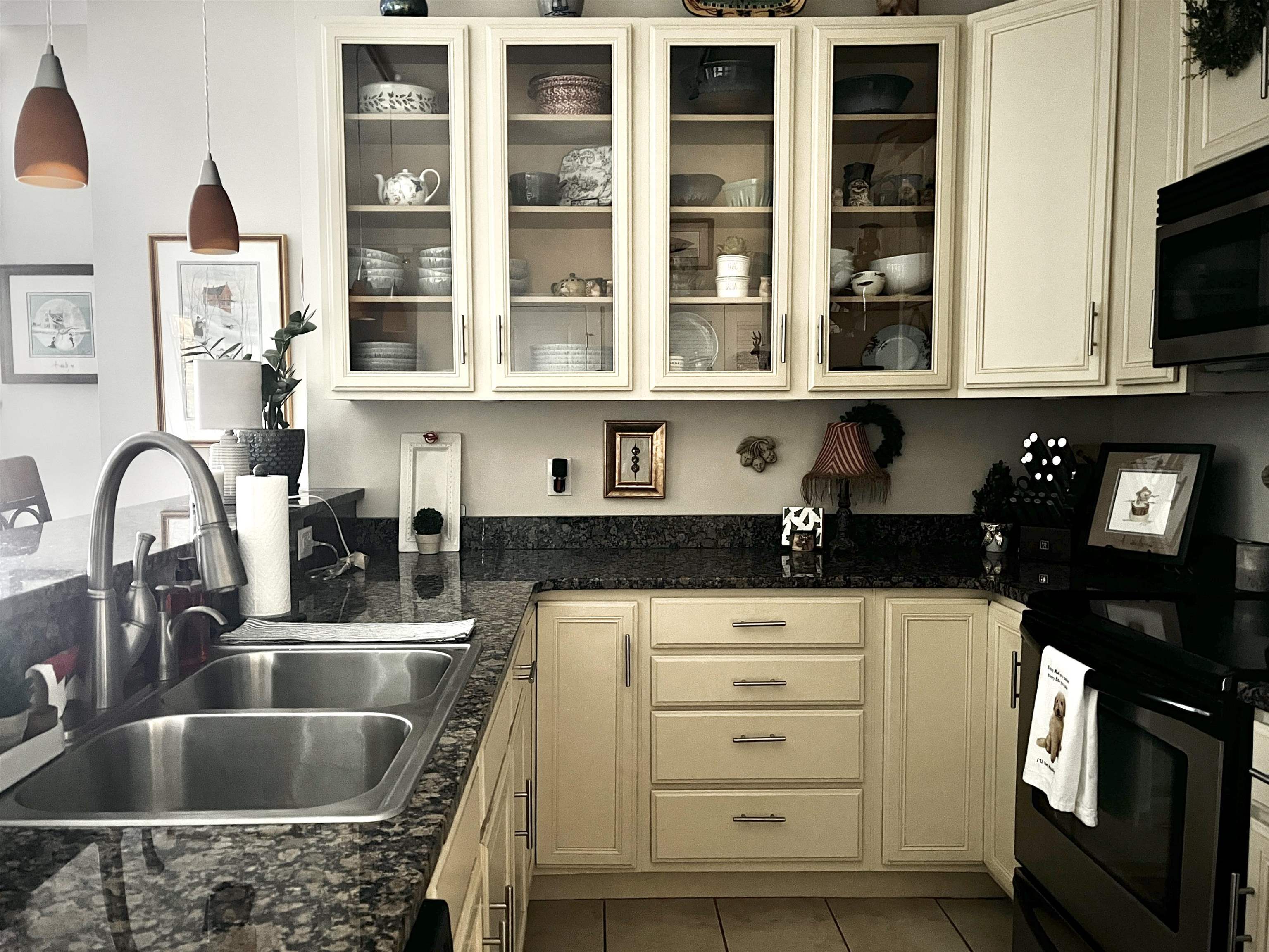 101 W VILLAGE DR, STAUNTON, Virginia 24401, 2 Bedrooms Bedrooms, ,2 BathroomsBathrooms,Residential,UNIT 101 THE BROOKDALE -A CONDOMINIUM,101 W VILLAGE DR,674272 MLS # 674272