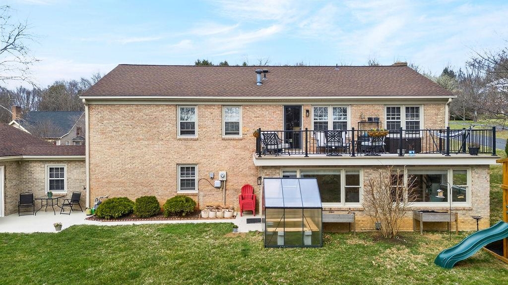 224 MEADOWBROOK RD, STAUNTON, Virginia 24401, 5 Bedrooms Bedrooms, ,3 BathroomsBathrooms,Residential,224 MEADOWBROOK RD,674273 MLS # 674273