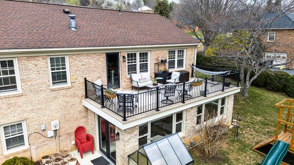 224 MEADOWBROOK RD, STAUNTON, Virginia 24401, 5 Bedrooms Bedrooms, ,3 BathroomsBathrooms,Residential,224 MEADOWBROOK RD,674273 MLS # 674273