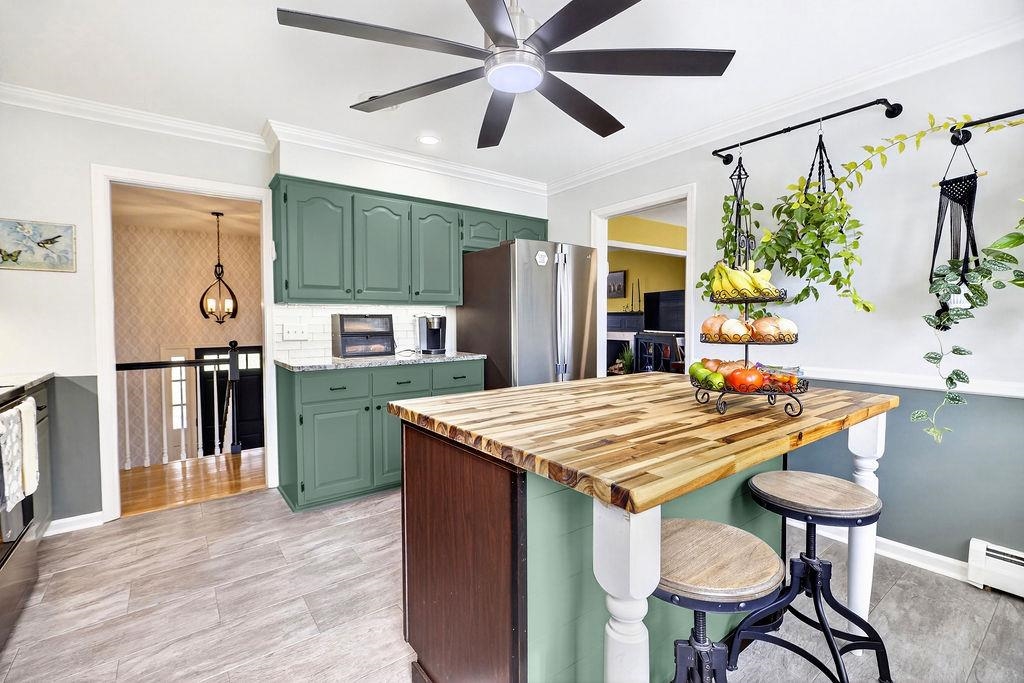 224 MEADOWBROOK RD, STAUNTON, Virginia 24401, 5 Bedrooms Bedrooms, ,3 BathroomsBathrooms,Residential,224 MEADOWBROOK RD,674273 MLS # 674273