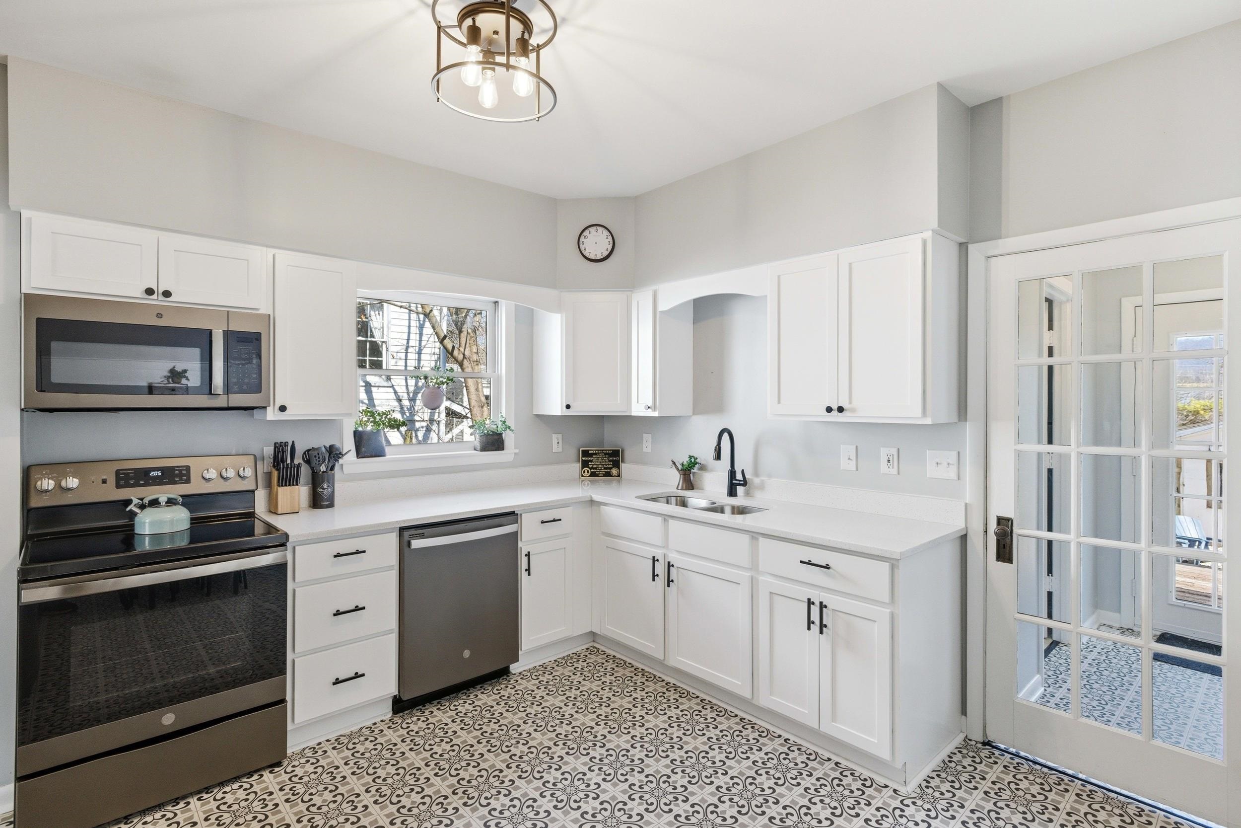 224 N CHURCH ST, WOODSTOCK, Virginia 22664, 3 Bedrooms Bedrooms, ,2 BathroomsBathrooms,Residential,224 N CHURCH ST,674286 MLS # 674286