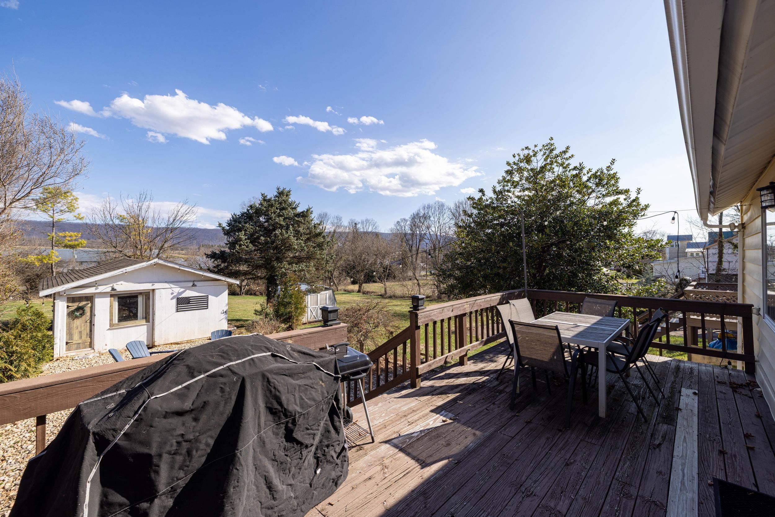 224 N CHURCH ST, WOODSTOCK, Virginia 22664, 3 Bedrooms Bedrooms, ,2 BathroomsBathrooms,Residential,224 N CHURCH ST,674286 MLS # 674286