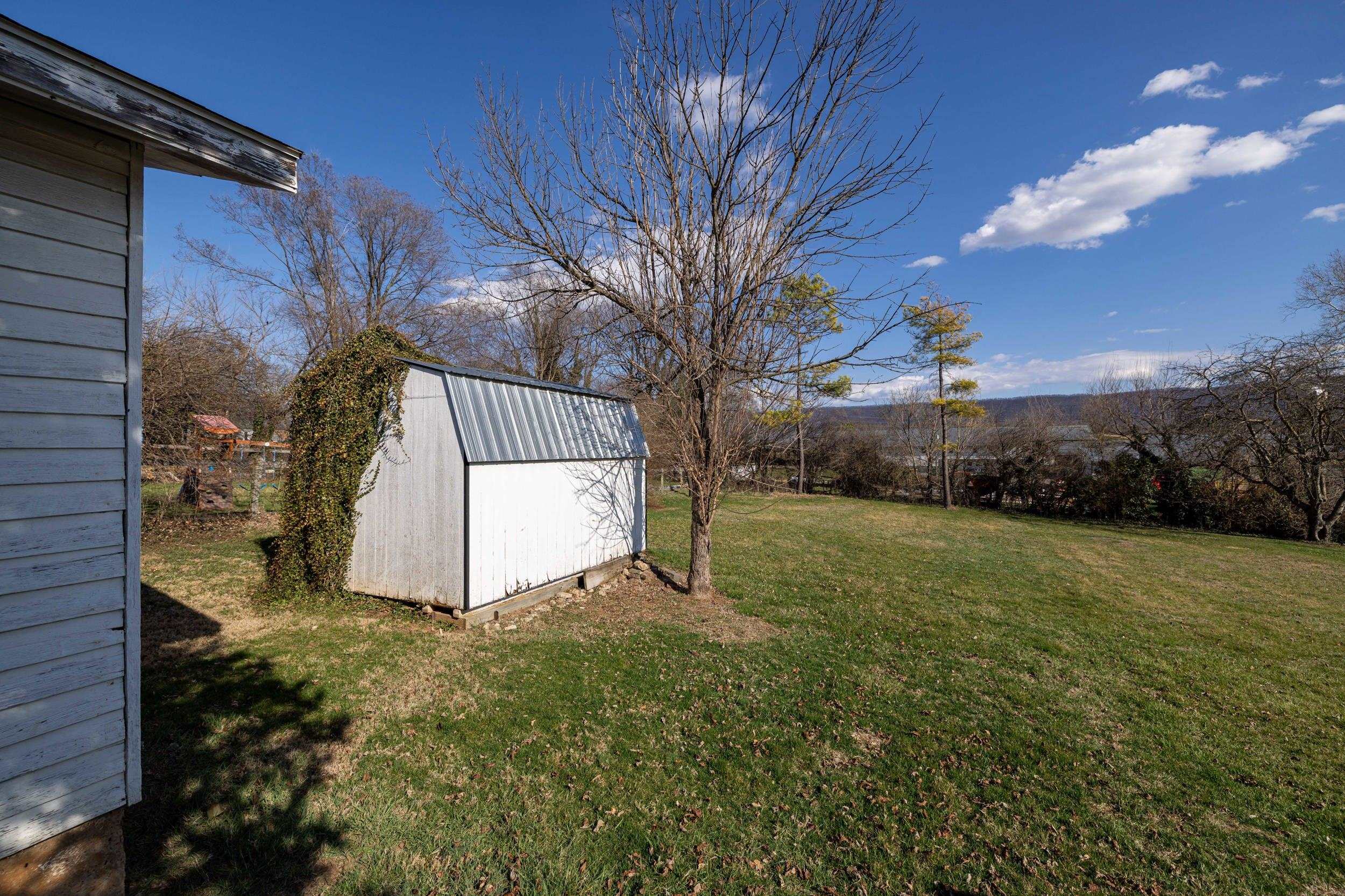 224 N CHURCH ST, WOODSTOCK, Virginia 22664, 3 Bedrooms Bedrooms, ,2 BathroomsBathrooms,Residential,224 N CHURCH ST,674286 MLS # 674286