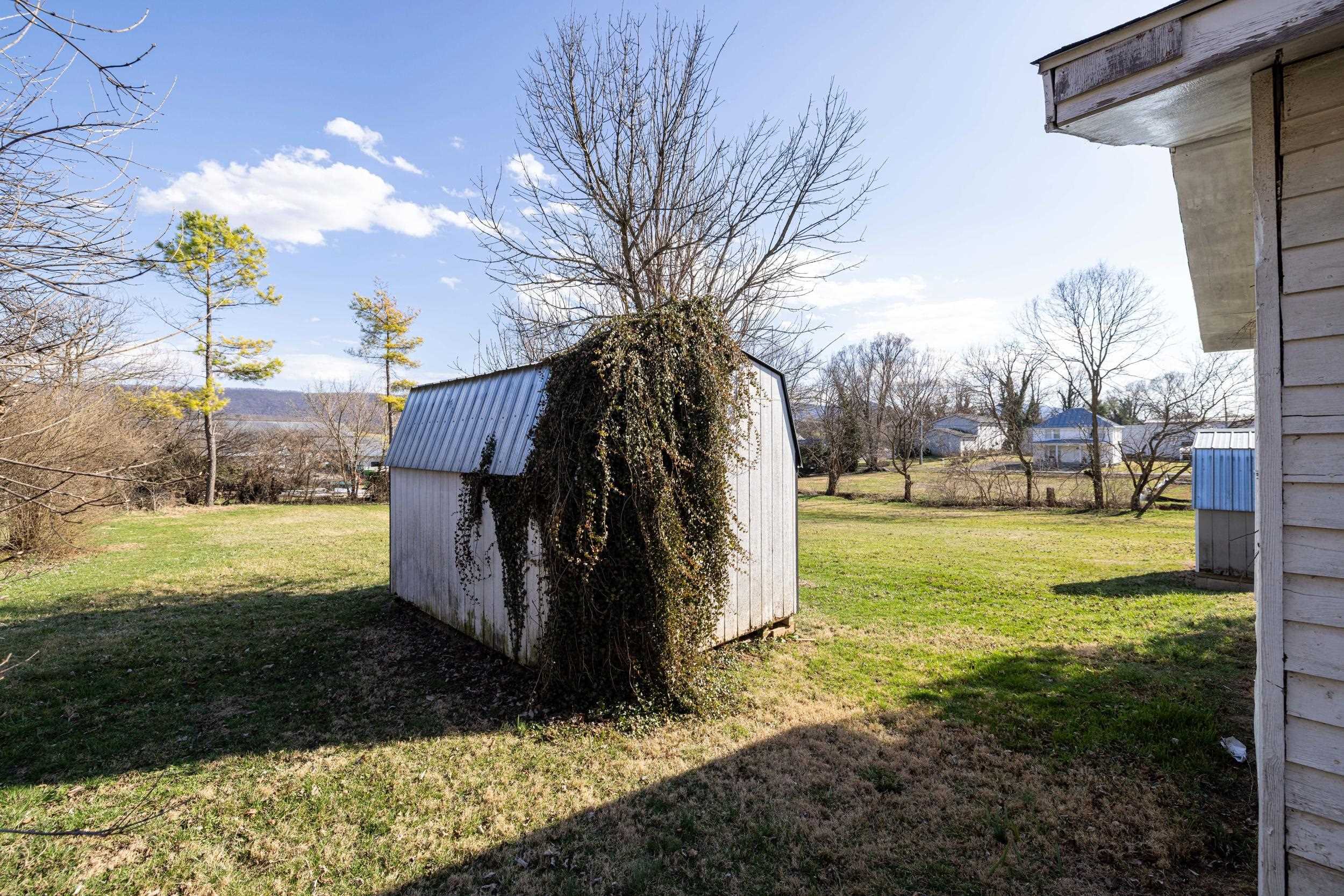 224 N CHURCH ST, WOODSTOCK, Virginia 22664, 3 Bedrooms Bedrooms, ,2 BathroomsBathrooms,Residential,224 N CHURCH ST,674286 MLS # 674286