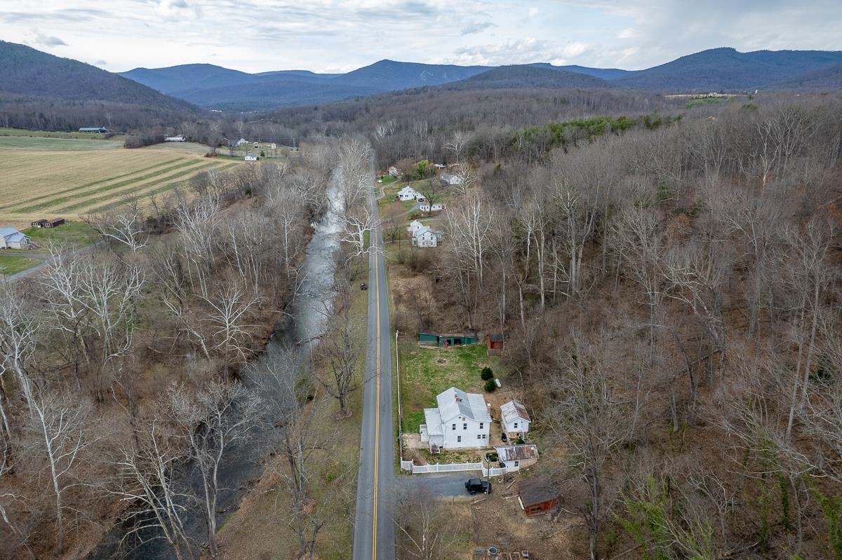 408 WOLF GAP RD, EDINBURG, Virginia 22824, 4 Bedrooms Bedrooms, ,2 BathroomsBathrooms,Residential,408 WOLF GAP RD,674295 MLS # 674295