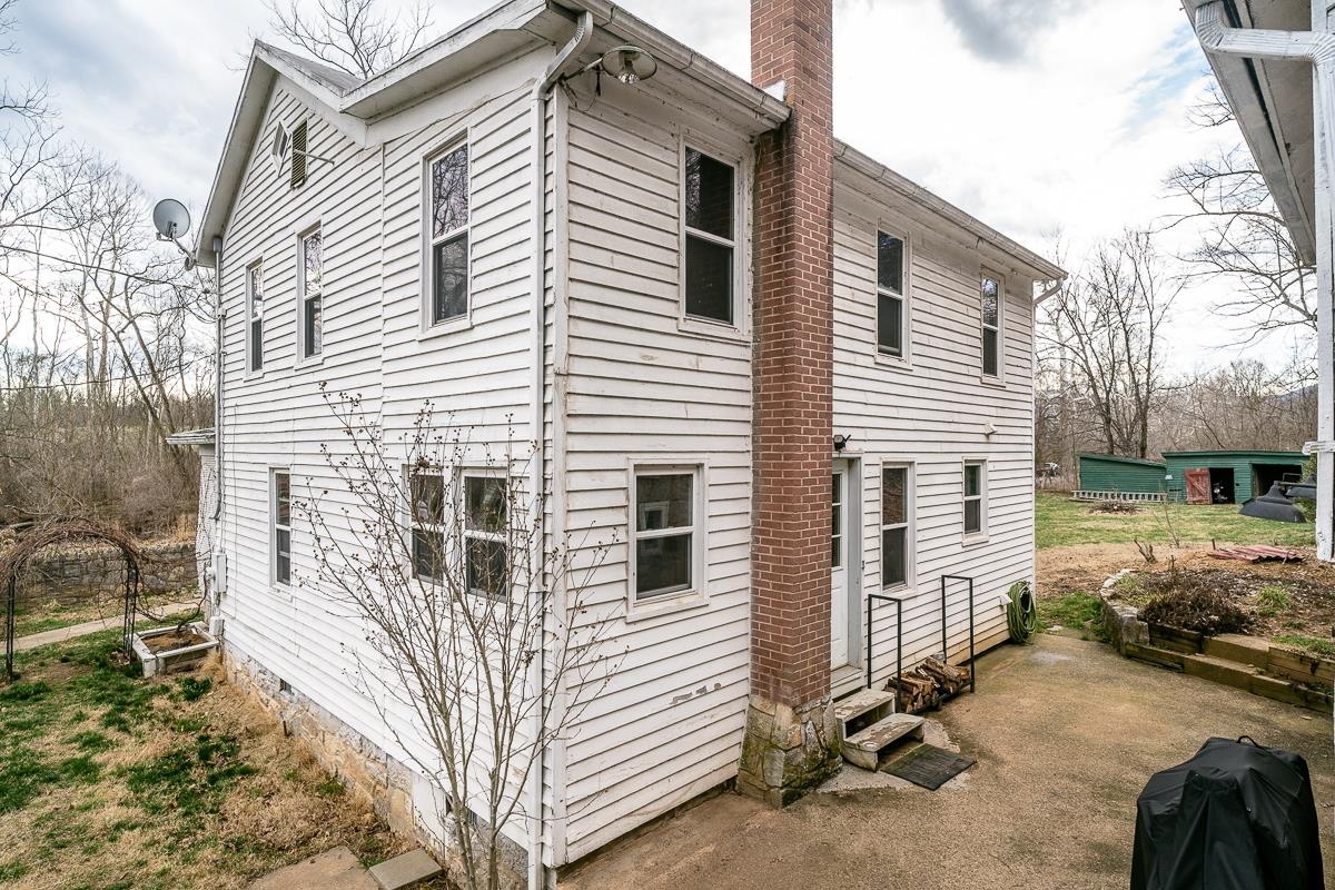 408 WOLF GAP RD, EDINBURG, Virginia 22824, 4 Bedrooms Bedrooms, ,2 BathroomsBathrooms,Residential,408 WOLF GAP RD,674295 MLS # 674295