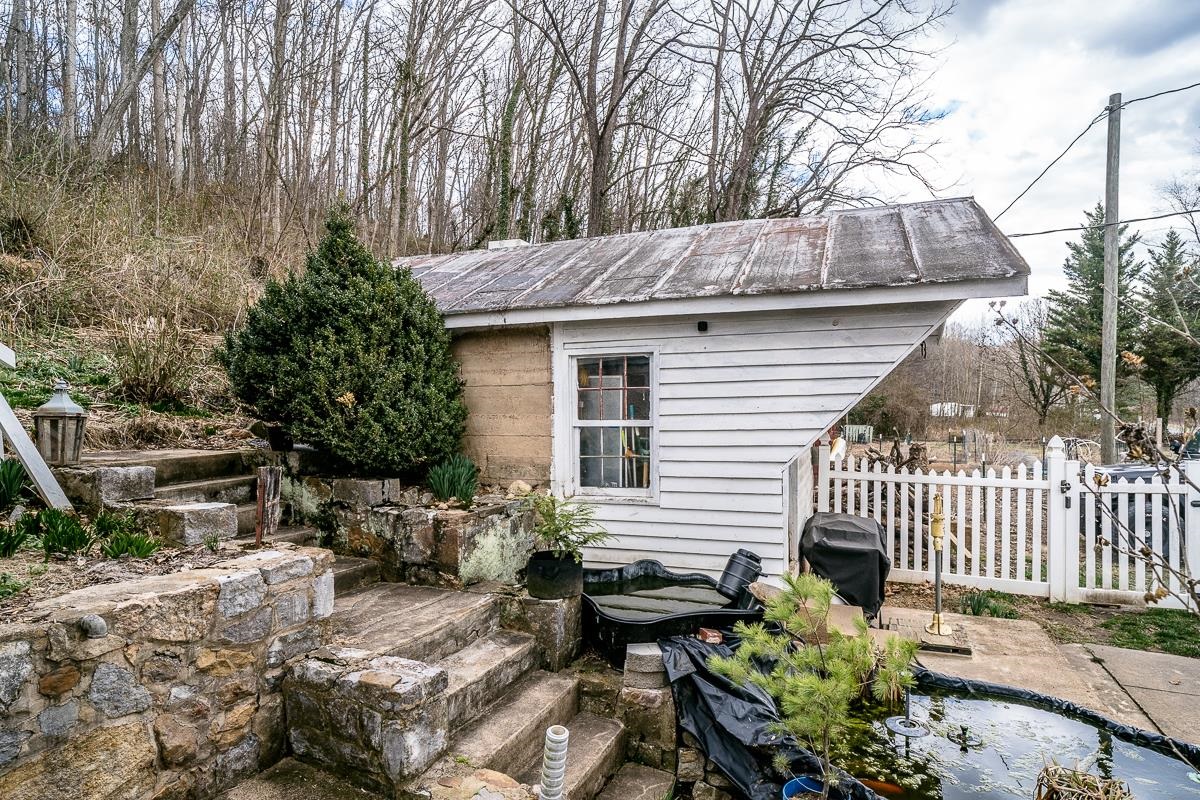 408 WOLF GAP RD, EDINBURG, Virginia 22824, 4 Bedrooms Bedrooms, ,2 BathroomsBathrooms,Residential,408 WOLF GAP RD,674295 MLS # 674295