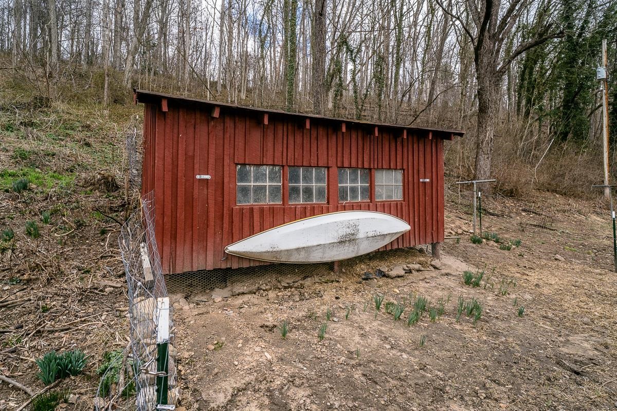 408 WOLF GAP RD, EDINBURG, Virginia 22824, 4 Bedrooms Bedrooms, ,2 BathroomsBathrooms,Residential,408 WOLF GAP RD,674295 MLS # 674295