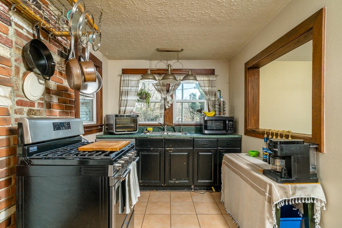 408 WOLF GAP RD, EDINBURG, Virginia 22824, 4 Bedrooms Bedrooms, ,2 BathroomsBathrooms,Residential,408 WOLF GAP RD,674295 MLS # 674295