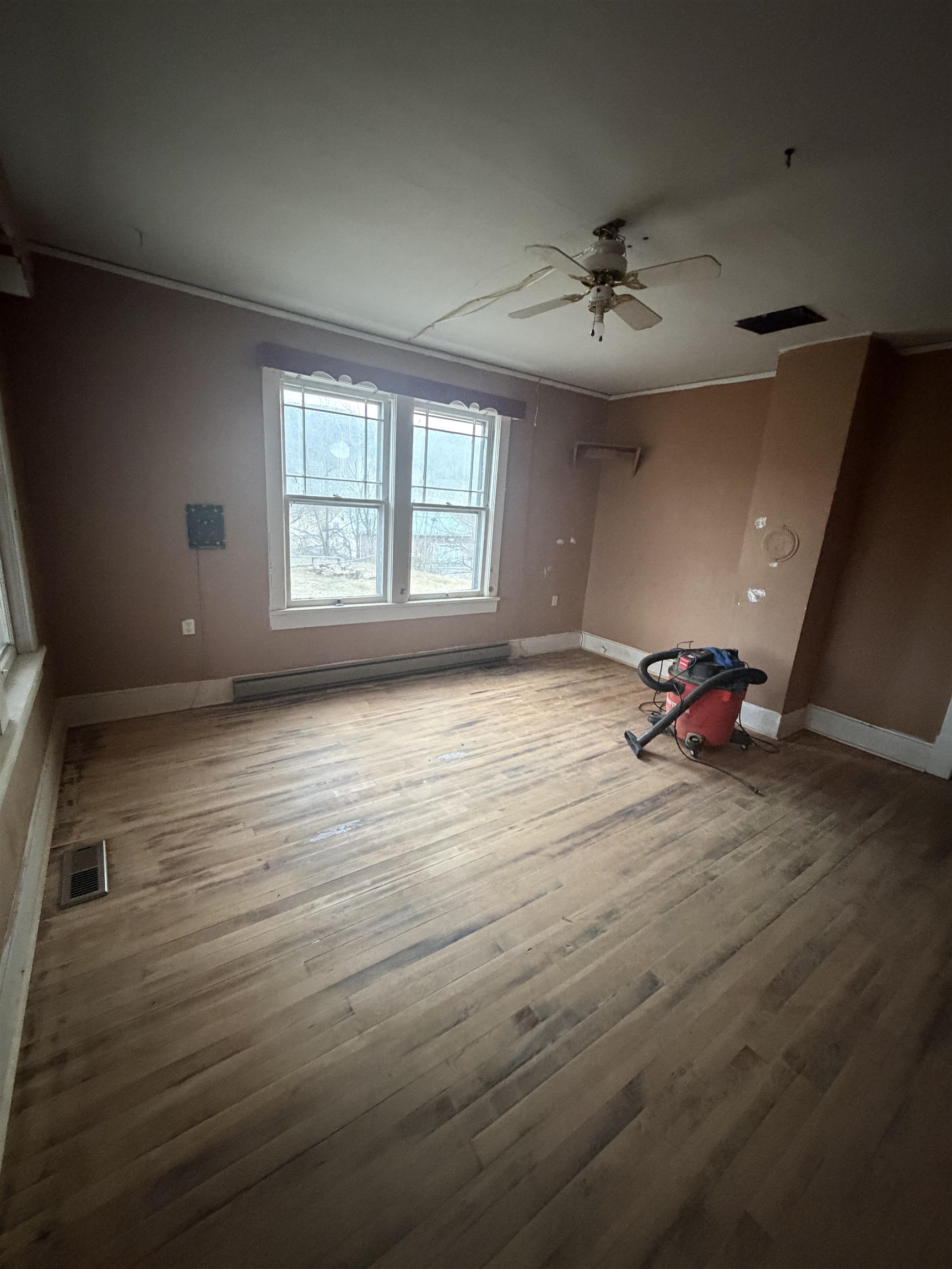 39 CHURCH HILL RD, GOSHEN, Virginia 24439, 3 Bedrooms Bedrooms, ,1 BathroomBathrooms,Residential,39 CHURCH HILL RD,674299 MLS # 674299