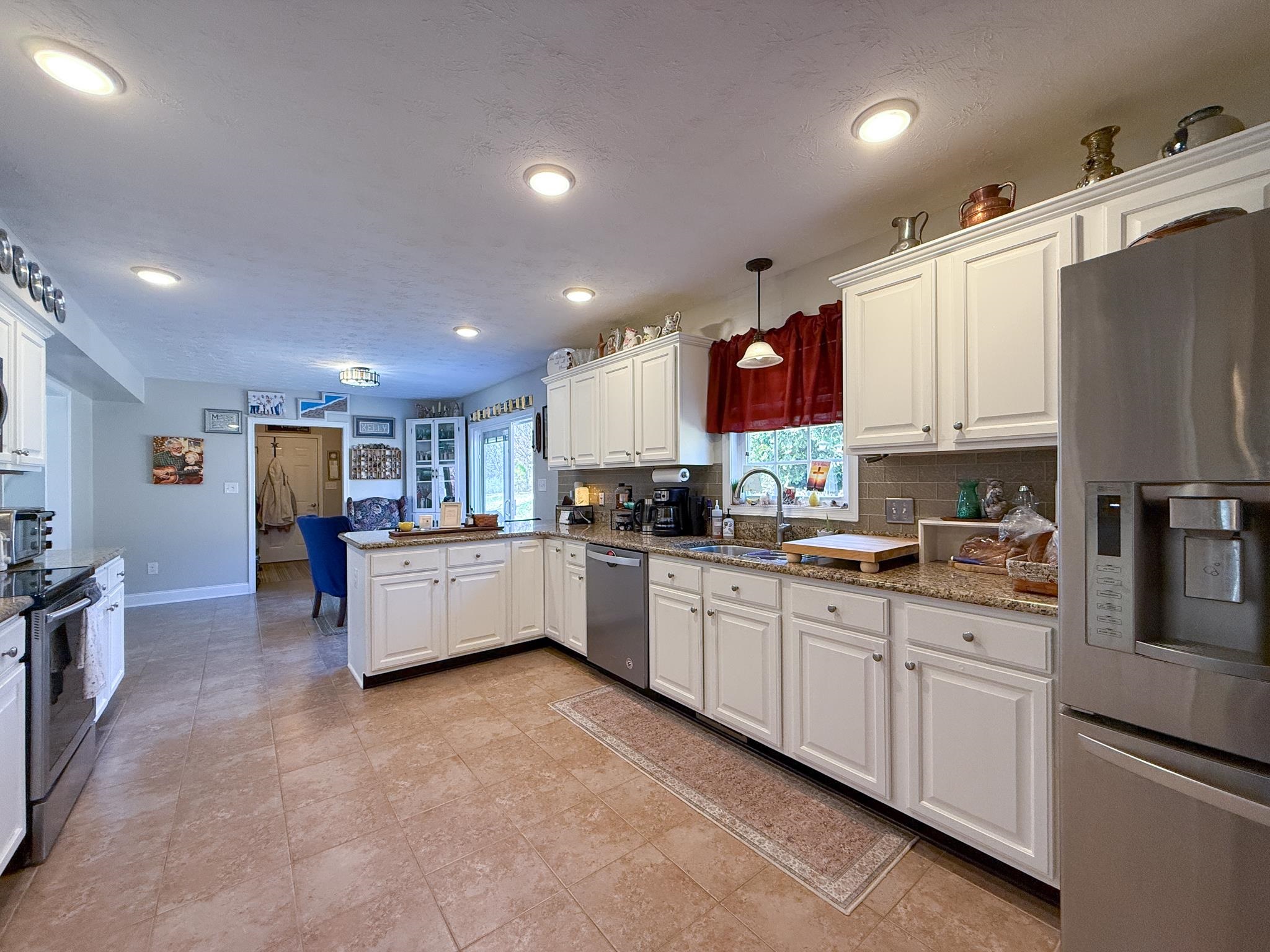 35 DEVONSHIRE CT, FISHERSVILLE, Virginia 22939, 5 Bedrooms Bedrooms, ,3 BathroomsBathrooms,Residential,35 DEVONSHIRE CT,674300 MLS # 674300