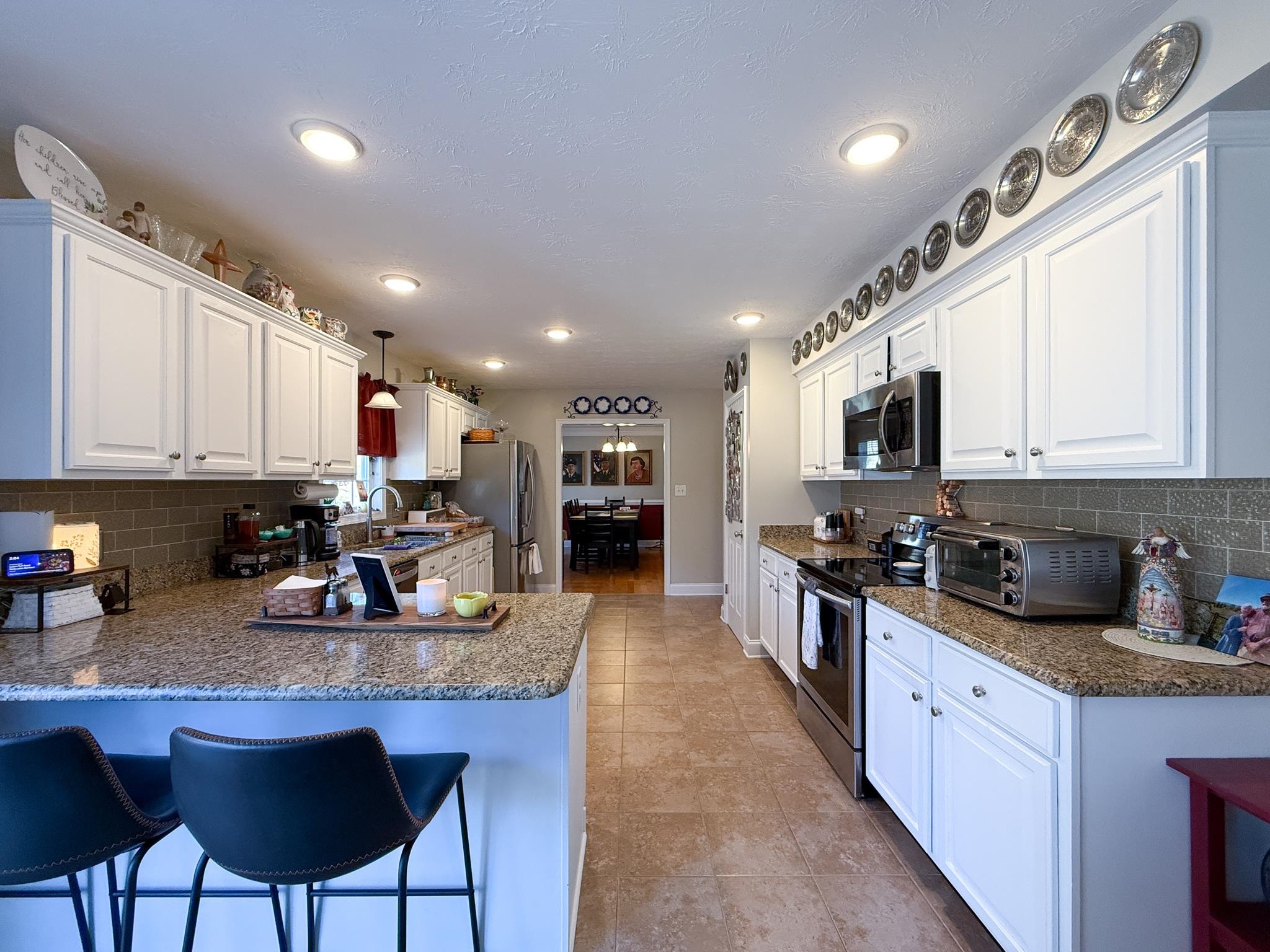 35 DEVONSHIRE CT, FISHERSVILLE, Virginia 22939, 5 Bedrooms Bedrooms, ,3 BathroomsBathrooms,Residential,35 DEVONSHIRE CT,674300 MLS # 674300