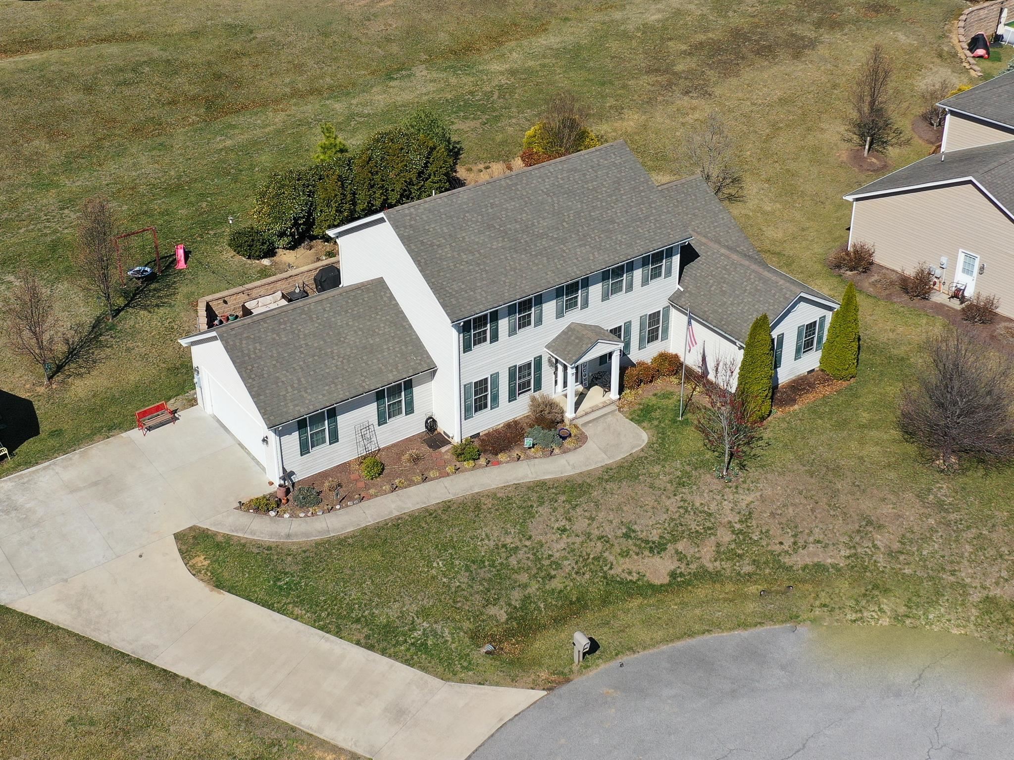 35 DEVONSHIRE CT, FISHERSVILLE, Virginia 22939, 5 Bedrooms Bedrooms, ,3 BathroomsBathrooms,Residential,35 DEVONSHIRE CT,674300 MLS # 674300