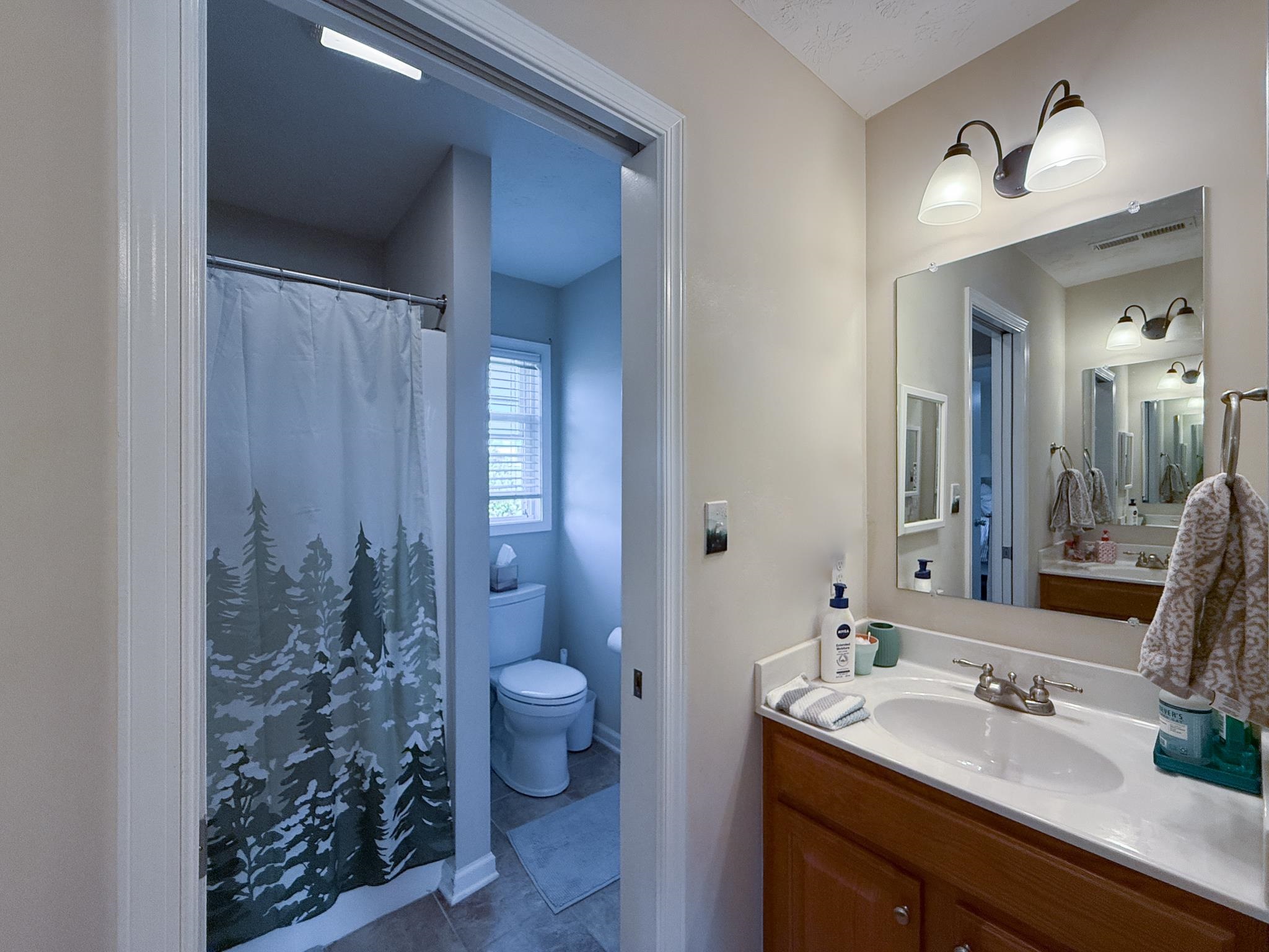 35 DEVONSHIRE CT, FISHERSVILLE, Virginia 22939, 5 Bedrooms Bedrooms, ,3 BathroomsBathrooms,Residential,35 DEVONSHIRE CT,674300 MLS # 674300