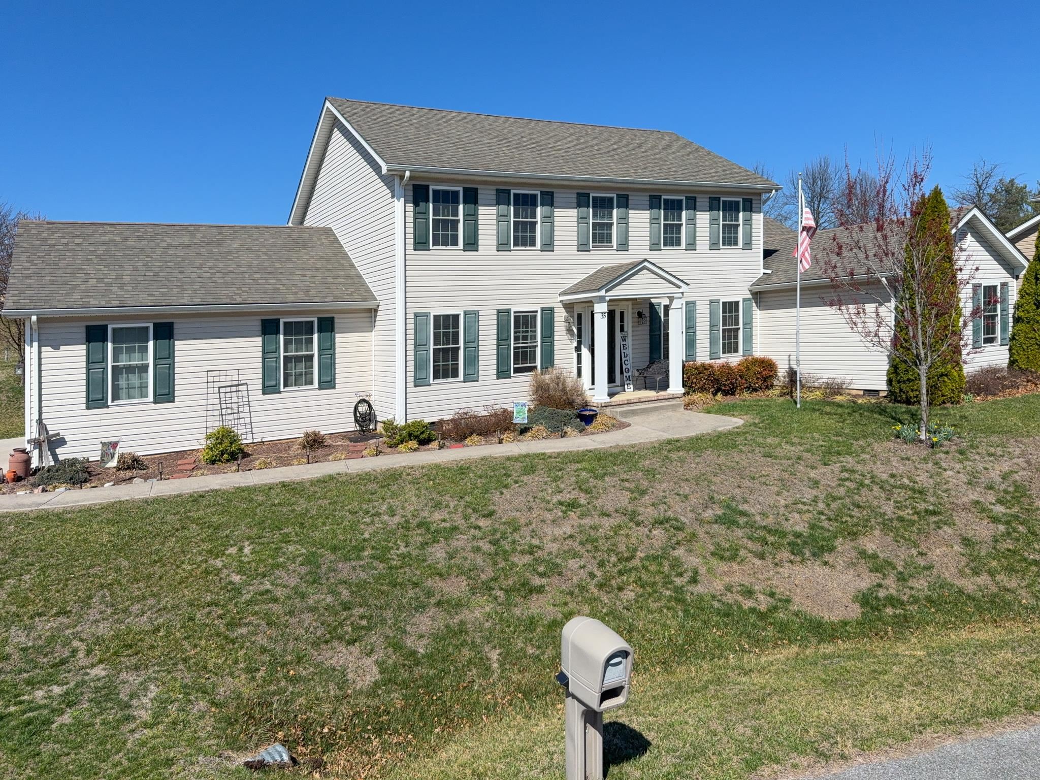 35 DEVONSHIRE CT, FISHERSVILLE, Virginia 22939, 5 Bedrooms Bedrooms, ,3 BathroomsBathrooms,Residential,35 DEVONSHIRE CT,674300 MLS # 674300