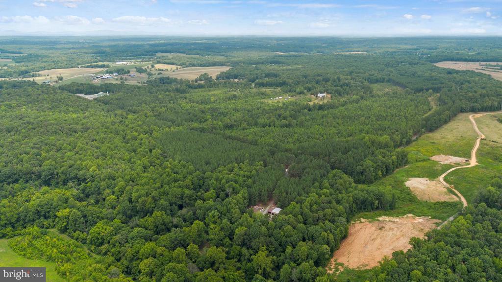 362 DELL PERKINS RD, LOUISA, Virginia 23093, 5 Bedrooms Bedrooms, ,3 BathroomsBathrooms,Residential,362 DELL PERKINS RD,VALA2009324 MLS # VALA2009324