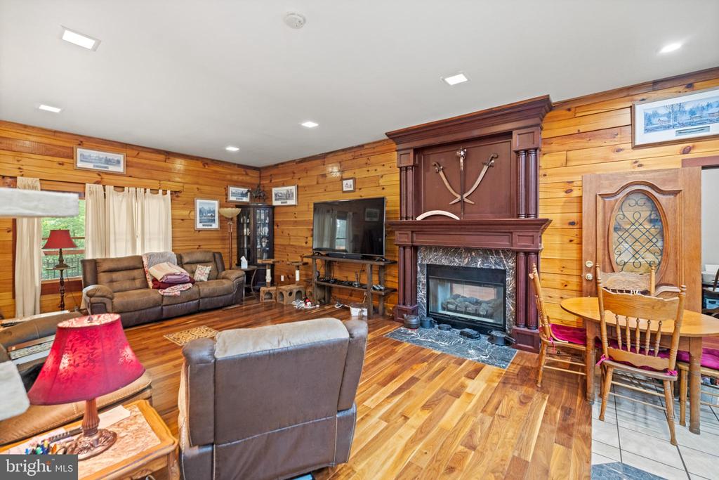 362 DELL PERKINS RD, LOUISA, Virginia 23093, 5 Bedrooms Bedrooms, ,3 BathroomsBathrooms,Residential,362 DELL PERKINS RD,VALA2009324 MLS # VALA2009324