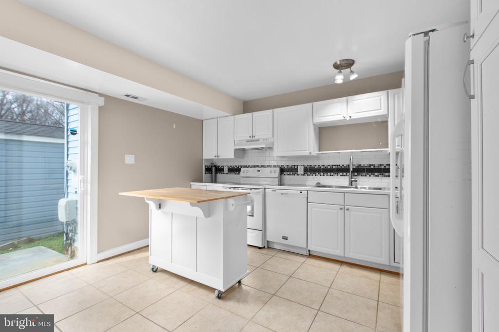 5230 MAGNOLIA PL, FREDERICKSBURG, Virginia 22407, 3 Bedrooms Bedrooms, ,1 BathroomBathrooms,Residential,5230 MAGNOLIA PL,VASP2039690 MLS # VASP2039690