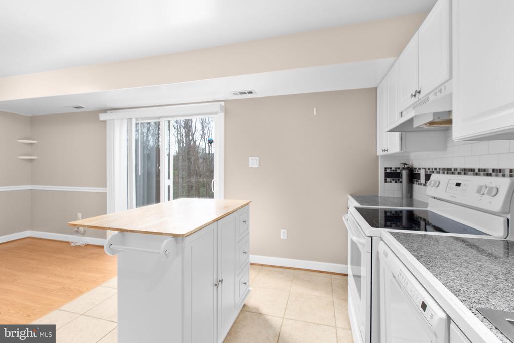 5230 MAGNOLIA PL, FREDERICKSBURG, Virginia 22407, 3 Bedrooms Bedrooms, ,1 BathroomBathrooms,Residential,5230 MAGNOLIA PL,VASP2039690 MLS # VASP2039690