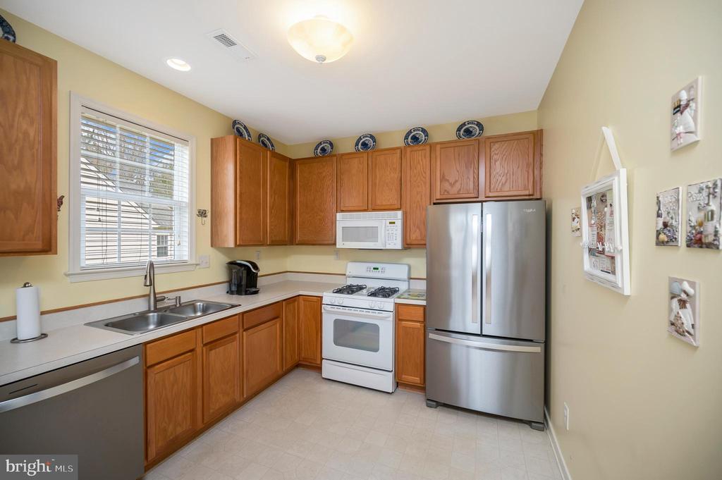 11805 LEGACY WOODS DR, FREDERICKSBURG, Virginia 22407, 3 Bedrooms Bedrooms, ,2 BathroomsBathrooms,Residential,11805 LEGACY WOODS DR,VASP2039788 MLS # VASP2039788