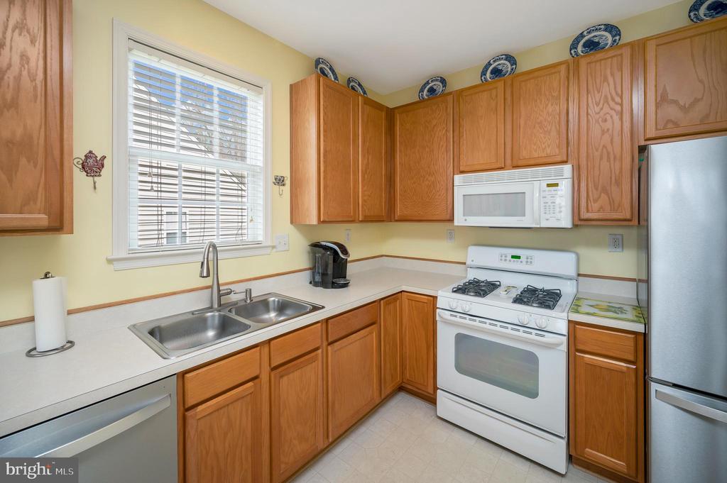 11805 LEGACY WOODS DR, FREDERICKSBURG, Virginia 22407, 3 Bedrooms Bedrooms, ,2 BathroomsBathrooms,Residential,11805 LEGACY WOODS DR,VASP2039788 MLS # VASP2039788