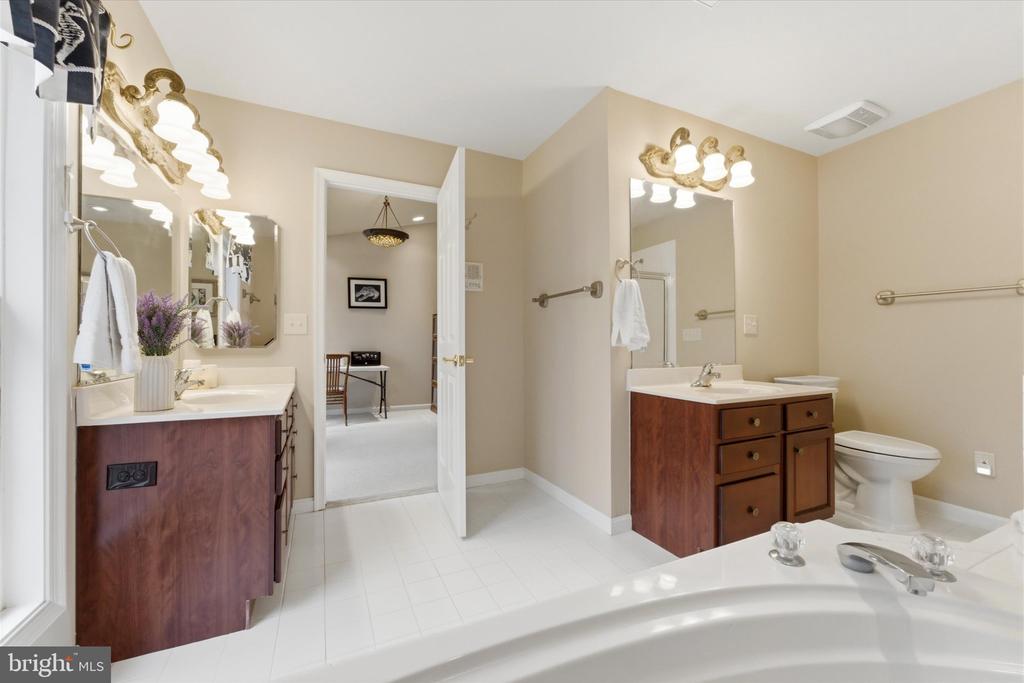 15420 BOB WHITE TRL, AMISSVILLE, Virginia 20106, 4 Bedrooms Bedrooms, ,2 BathroomsBathrooms,Residential,15420 BOB WHITE TRL,VACU2012864 MLS # VACU2012864