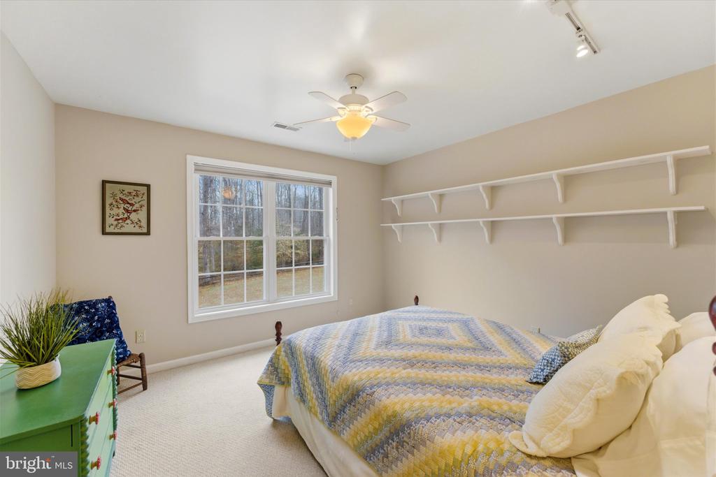 15420 BOB WHITE TRL, AMISSVILLE, Virginia 20106, 4 Bedrooms Bedrooms, ,2 BathroomsBathrooms,Residential,15420 BOB WHITE TRL,VACU2012864 MLS # VACU2012864