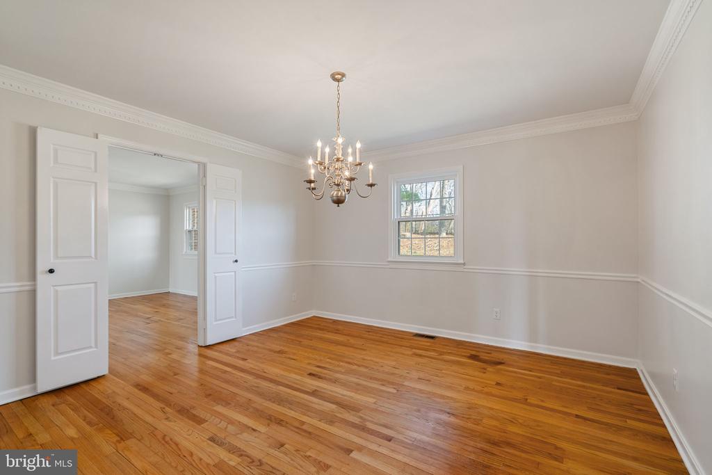 5142 FAIRVIEW LN, BROAD RUN, Virginia, 6 Bedrooms Bedrooms, ,3 BathroomsBathrooms,Residential,5142 FAIRVIEW LN,VAFQ2020420 MLS # VAFQ2020420