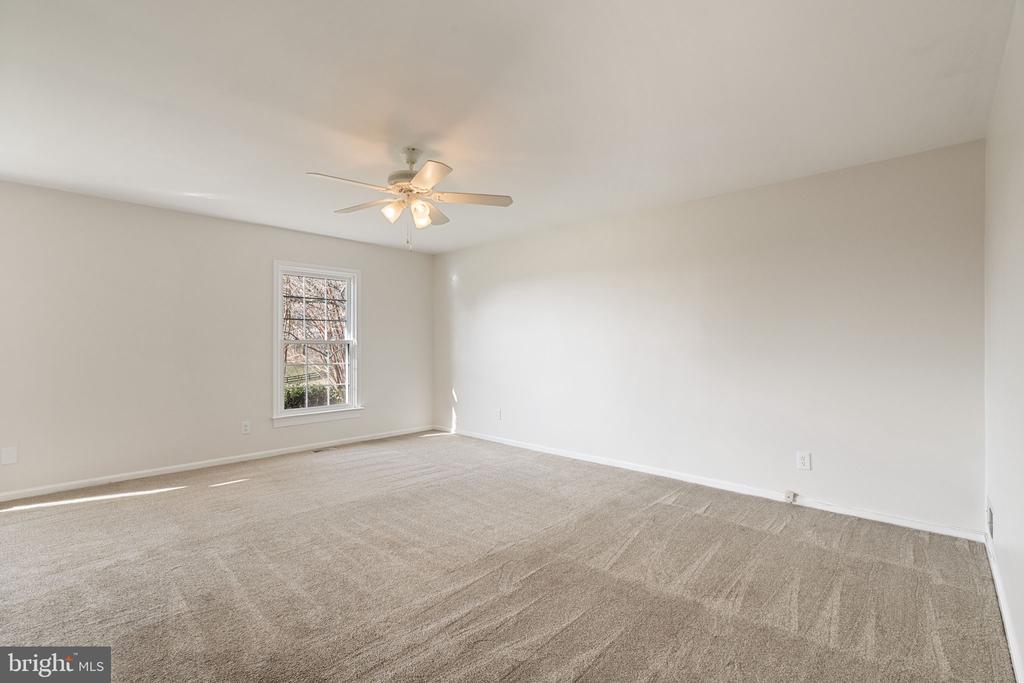 5142 FAIRVIEW LN, BROAD RUN, Virginia, 6 Bedrooms Bedrooms, ,3 BathroomsBathrooms,Residential,5142 FAIRVIEW LN,VAFQ2020420 MLS # VAFQ2020420