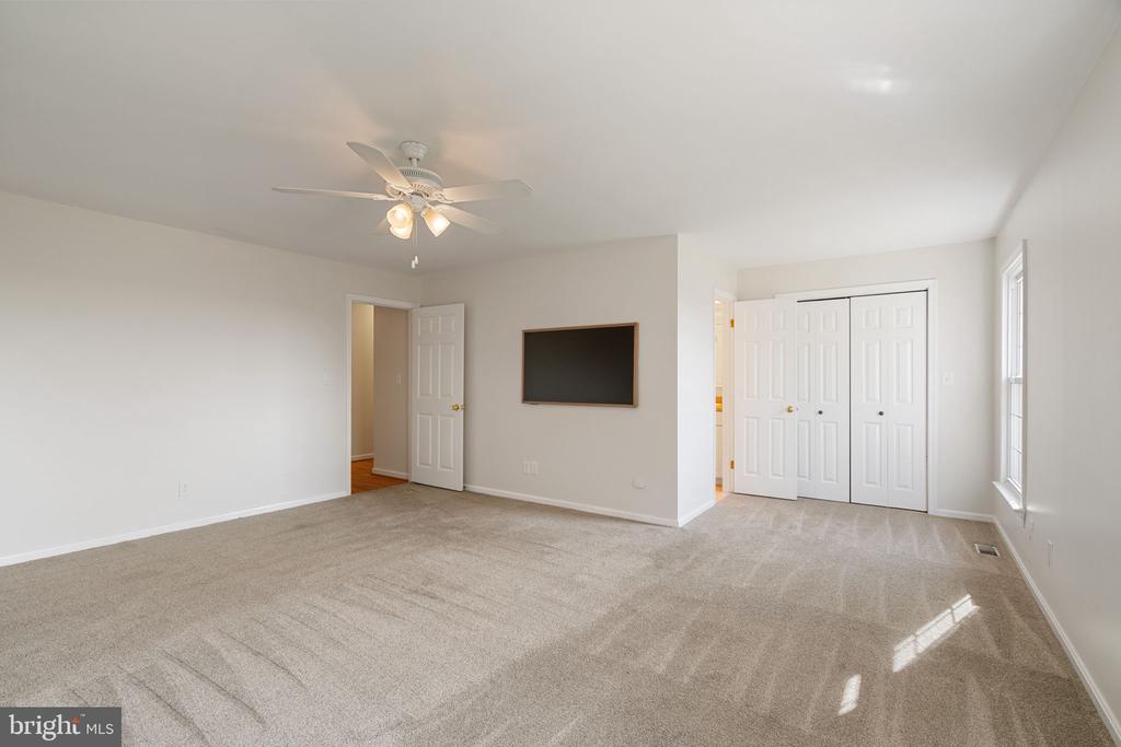 5142 FAIRVIEW LN, BROAD RUN, Virginia, 6 Bedrooms Bedrooms, ,3 BathroomsBathrooms,Residential,5142 FAIRVIEW LN,VAFQ2020420 MLS # VAFQ2020420