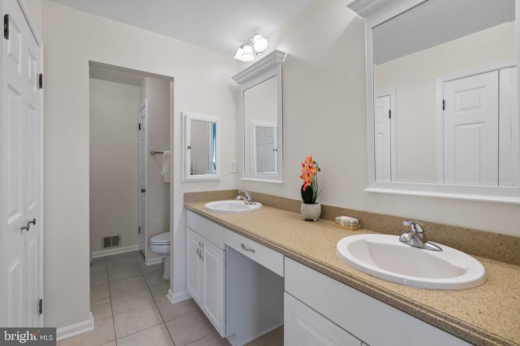 5142 FAIRVIEW LN, BROAD RUN, Virginia, 6 Bedrooms Bedrooms, ,3 BathroomsBathrooms,Residential,5142 FAIRVIEW LN,VAFQ2020420 MLS # VAFQ2020420