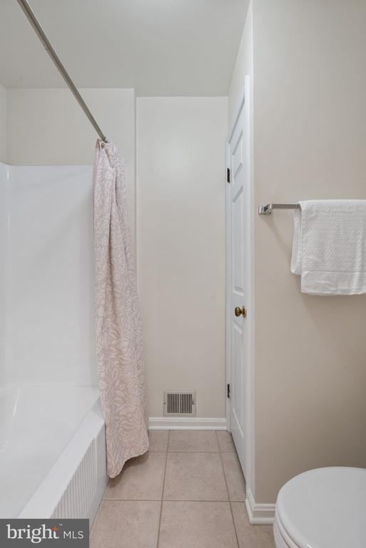 5142 FAIRVIEW LN, BROAD RUN, Virginia, 6 Bedrooms Bedrooms, ,3 BathroomsBathrooms,Residential,5142 FAIRVIEW LN,VAFQ2020420 MLS # VAFQ2020420