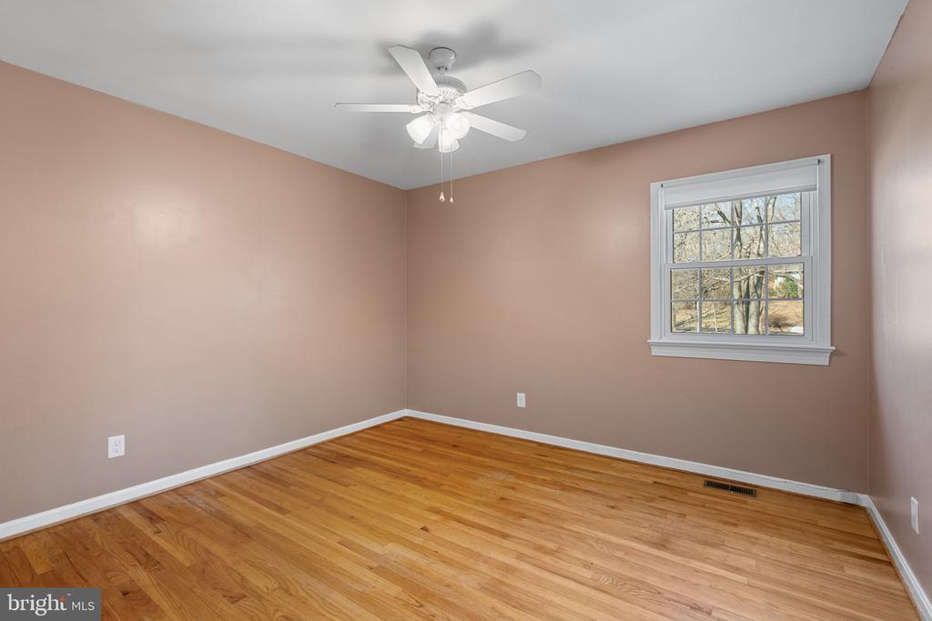 5142 FAIRVIEW LN, BROAD RUN, Virginia, 6 Bedrooms Bedrooms, ,3 BathroomsBathrooms,Residential,5142 FAIRVIEW LN,VAFQ2020420 MLS # VAFQ2020420