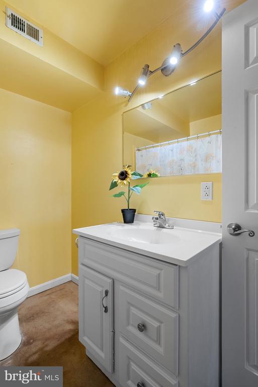 5142 FAIRVIEW LN, BROAD RUN, Virginia, 6 Bedrooms Bedrooms, ,3 BathroomsBathrooms,Residential,5142 FAIRVIEW LN,VAFQ2020420 MLS # VAFQ2020420