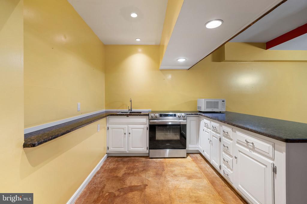 5142 FAIRVIEW LN, BROAD RUN, Virginia, 6 Bedrooms Bedrooms, ,3 BathroomsBathrooms,Residential,5142 FAIRVIEW LN,VAFQ2020420 MLS # VAFQ2020420