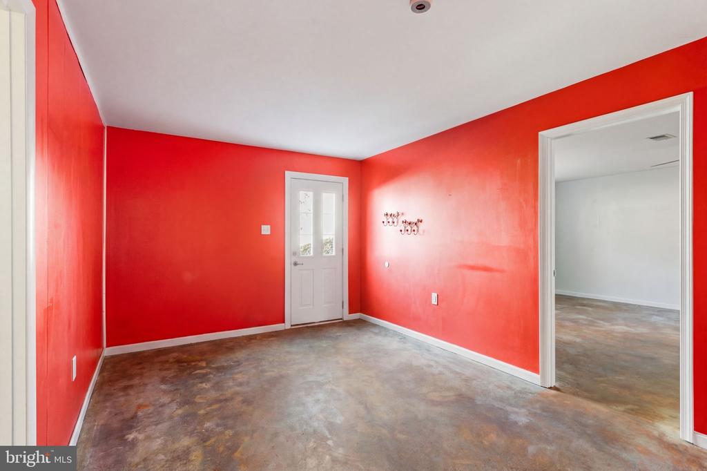 5142 FAIRVIEW LN, BROAD RUN, Virginia, 6 Bedrooms Bedrooms, ,3 BathroomsBathrooms,Residential,5142 FAIRVIEW LN,VAFQ2020420 MLS # VAFQ2020420