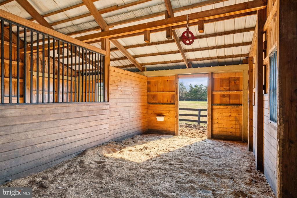 5142 FAIRVIEW LN, BROAD RUN, Virginia, 6 Bedrooms Bedrooms, ,3 BathroomsBathrooms,Residential,5142 FAIRVIEW LN,VAFQ2020420 MLS # VAFQ2020420