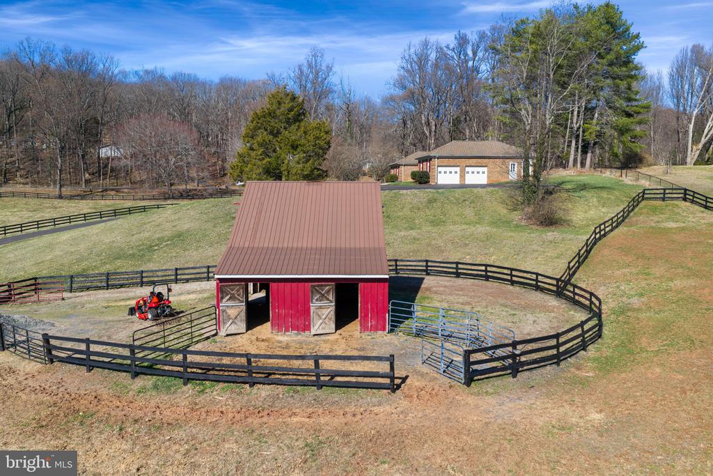 5142 FAIRVIEW LN, BROAD RUN, Virginia, 6 Bedrooms Bedrooms, ,3 BathroomsBathrooms,Residential,5142 FAIRVIEW LN,VAFQ2020420 MLS # VAFQ2020420