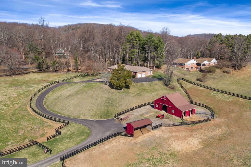 5142 FAIRVIEW LN, BROAD RUN, Virginia, 6 Bedrooms Bedrooms, ,3 BathroomsBathrooms,Residential,5142 FAIRVIEW LN,VAFQ2020420 MLS # VAFQ2020420