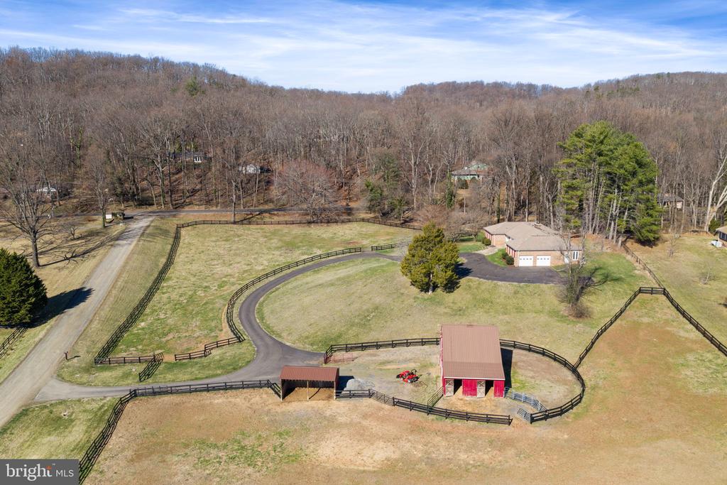 5142 FAIRVIEW LN, BROAD RUN, Virginia, 6 Bedrooms Bedrooms, ,3 BathroomsBathrooms,Residential,5142 FAIRVIEW LN,VAFQ2020420 MLS # VAFQ2020420