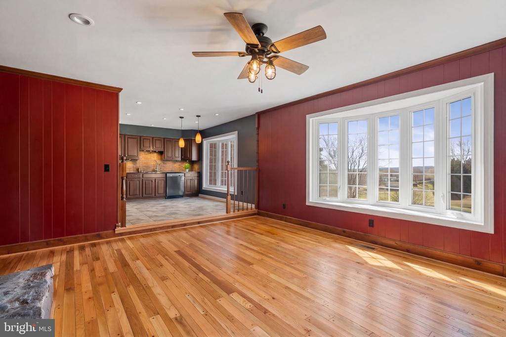 5142 FAIRVIEW LN, BROAD RUN, Virginia, 6 Bedrooms Bedrooms, ,3 BathroomsBathrooms,Residential,5142 FAIRVIEW LN,VAFQ2020420 MLS # VAFQ2020420