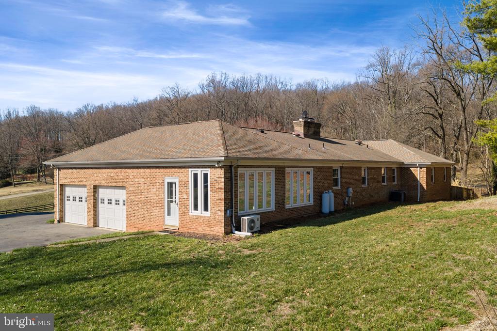 5142 FAIRVIEW LN, BROAD RUN, Virginia, 6 Bedrooms Bedrooms, ,3 BathroomsBathrooms,Residential,5142 FAIRVIEW LN,VAFQ2020420 MLS # VAFQ2020420